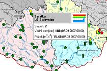 Mapa se Žlutě vyznačenou obcí Borovnice, kde řeka Svratka dosáhla druhého stupně povodňové  aktivity.