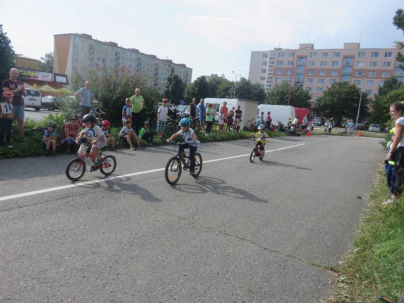 Cyklistický oddíl TJ Žďár nad Sázavou uspořádal tradiční dětské cyklistické závody.