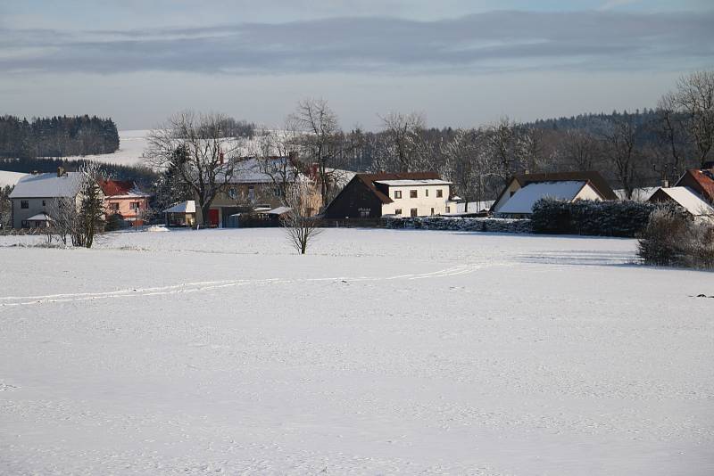 Kopec Kříb u Rokytna poskytuje nádherný výhled do krajiny.