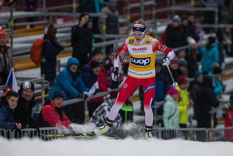 Therese Johaugová vítězka závodu žen na 10 km volně v rámci Světového poháru v běhu na lyžích.