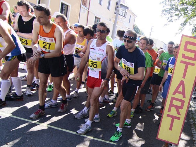 Šestadvacátý ročník tradičního půlmaratonu se uskutečnil v neděli v Novém Veselí. Na trať se vydalo šedesát osm vytrvalců, z toho deset žen. 