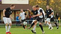 V nedělním derby zdolala rezerva FC Žďas (v černých dresech) juniorku Vrchoviny (v bílých dresech) 2:1.