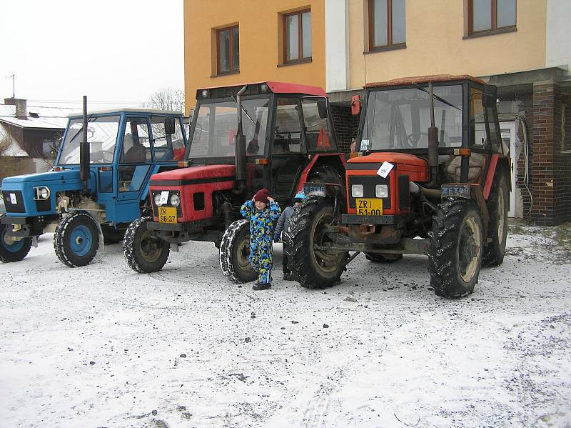 Zimní traktoriáda ve Světnově.