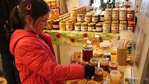 Po celý týden mohou lidé obdivovat a nakupovat produkty od novoměstských včelařů.