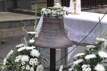 Svěcení vatínského zvonu.