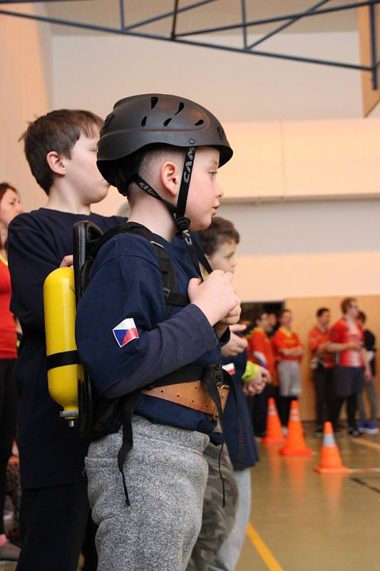 Na juniorskou obdobu klání Toughest Firefighter Alive – Nejtvrdší hasič přežije, přijely do Žďáru hasičské sbory z celého regionu. Své síly měřily děti na trati, kde jednotlivé úkoly simulovaly skutečný zásah.