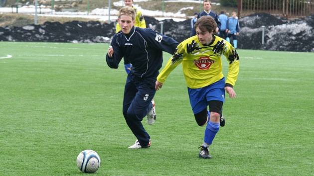 Fotbalisté Přibyslavi (ve žlutém) nasázeli Bohdalovu pět gólů. 