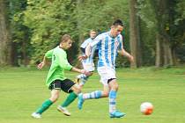 V 11. kole okresního přeboru si tři body připsali fotbalisté Dolní Rožínky (v zeleném) i Radostína (v modrobílém).