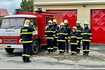Společného pietního aktu se zúčastnili i členové sborů dobrovolných hasičů ze Sněžného a z Rokytna.