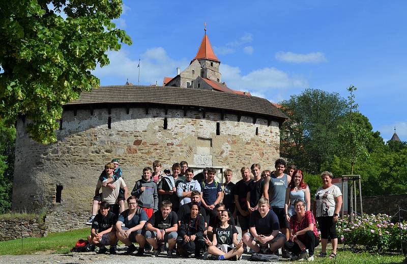 Studenti ze SOŠ Ledeč nad Sázavou navštívili VOŠ a SOŠ Bystřice nad Pernštejnem.