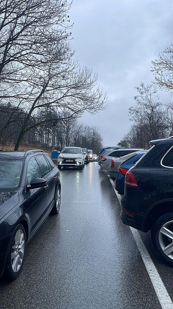 Parkování na MS v biatlonu v Novém Městě: Nechte auta ve Žďáru, vyzývá policie