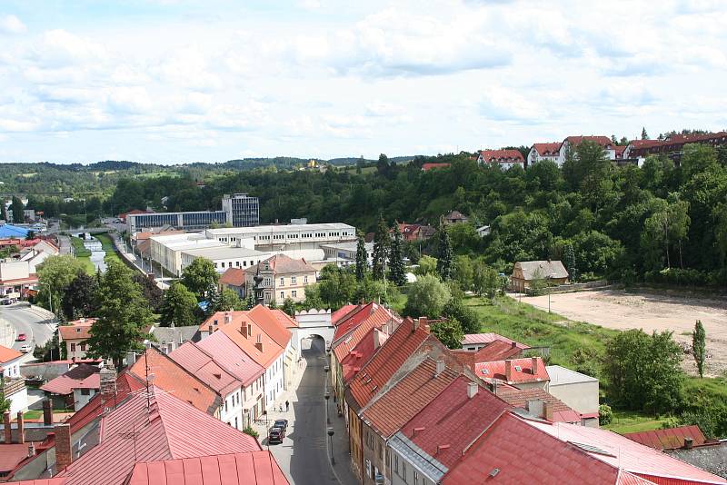 Výhled z věže kostela svatého Mikuláše ve Velkém Meziříčí