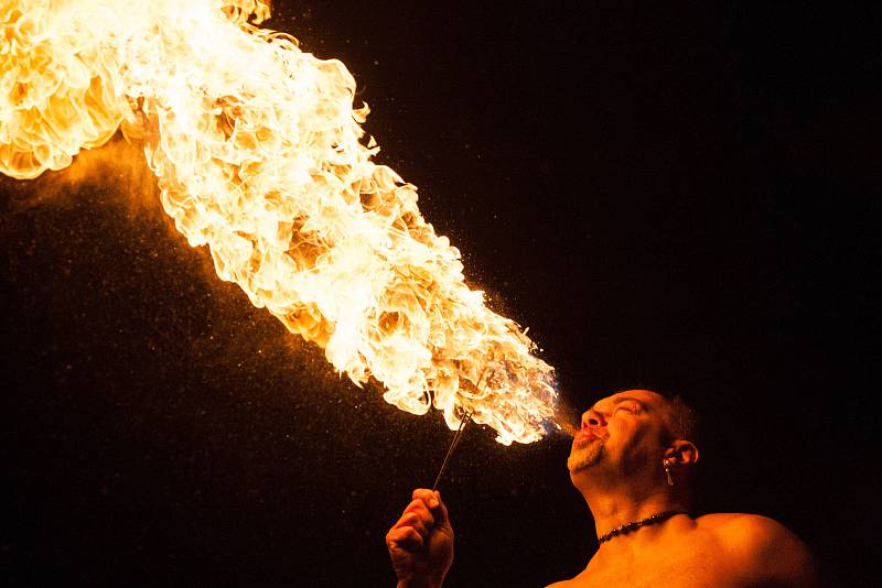 Pochod čertů Krampusáků ve Žďáře nad Sázavou.