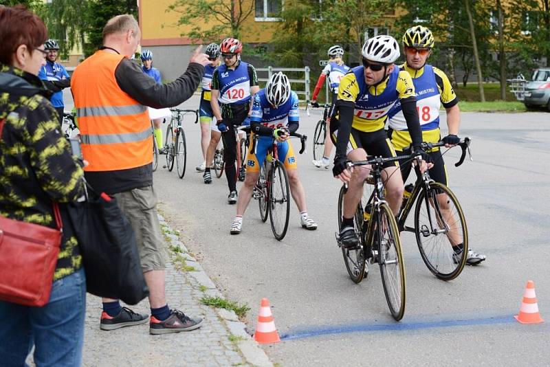 Jela se cyklistická časovka ze Žďáru nad Sázavou do Skleného. 