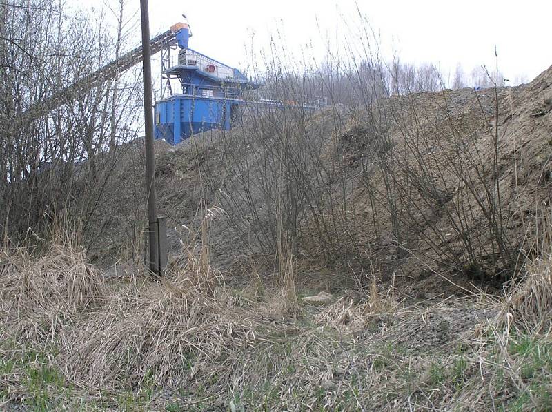 Kamenolom bude rozšířen, obyvatele ochrání pět metrů vysoký mohutný val