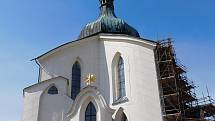 Kostel svatého Jana Nepomuckého od loňska prochází obnovou, práce budou dokončeny příští rok.