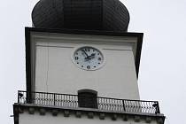 Obyvatelé i návštěvníci Žďáru nad Sázavou už nyní přečtou přesný čas na cifernících na věži farního kostela svatého Prokopa. Generální oprava hodinového stroje a číselníků je s definitivní platností u konce. 