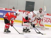 V dalším zápase II. ligy - skupiny Východ porazili hokejisté Vyškova (v červeném) hostující Žďár nad Sázavou (bílé dresy) vysoko 10:5.
