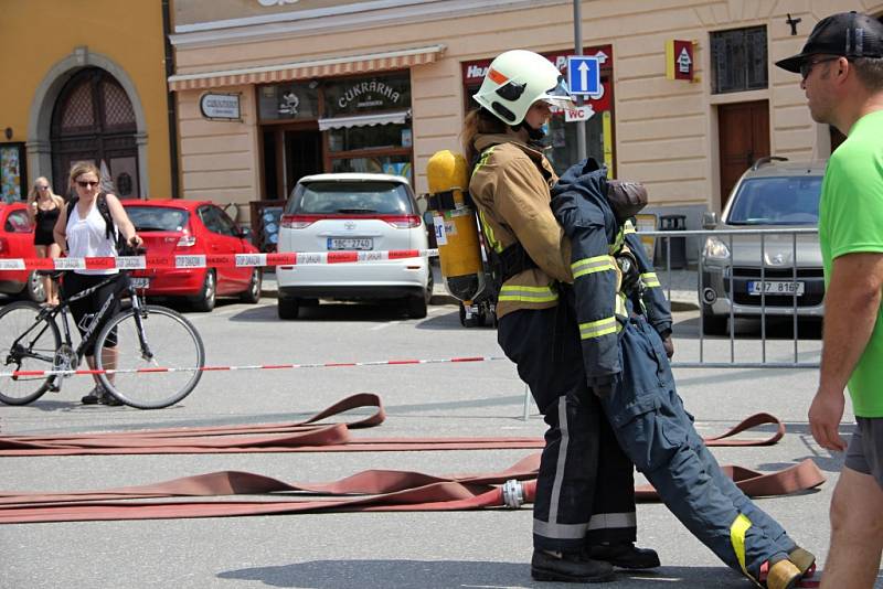 Hasičské klání na Vratislavově náměstí