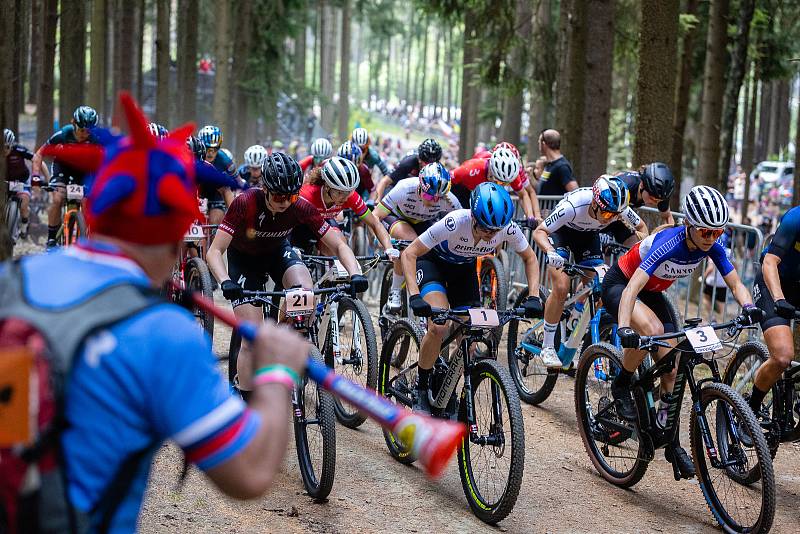 Závod Světového poháru v cross country horských kol, kategorie elite ženy, v Novém Městě na Moravě.