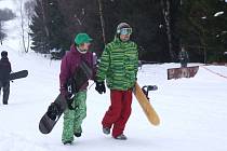 Padesátka vyznavačů soupeřila v sobotu 28. února v Hack parku v areálu sjezdovky Ski Nový Jimramov. 