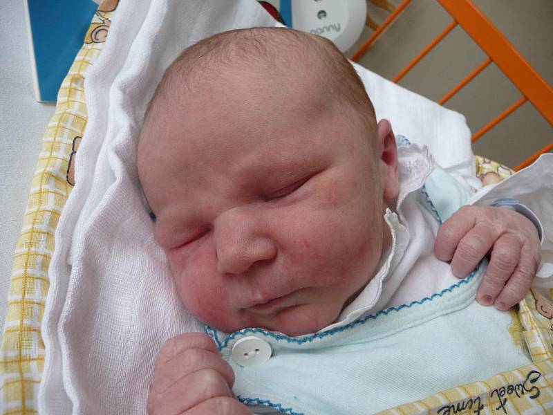 Filip Holeček, Bystřice nad Pernštejnem, 31.12. 2009, 3820 g, 51 cm.