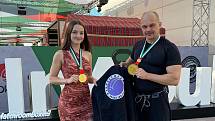 Žďárská bojovnice Karolína Štěpánová se stala v Abú Dhabí mistryní světa v jiu-jitsu kategorie do 55 kilogramů.