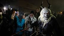 Pochod krampusů ve Žďáře nad Sázavou.