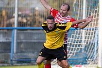 Jednou brankou se na výhře Ždírce 5:0 nad Polnou podílel také útočník Matěj Vopršal (ve žlutém).