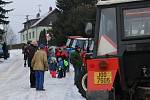 Sněhu a mrazu navzdory. Desítky nadšenců vyjely s traktory na spanilou jízdu Světnovem. Foto: