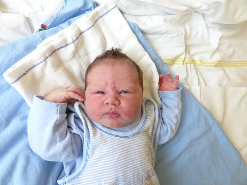 Filip Dostál, Žďár nad Sázavou, 1.7. 2014, 5180 g, 54 cm