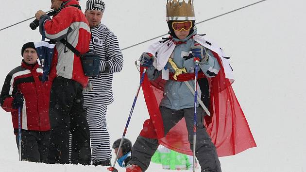 Karneval na lyžích ohlásil rozlučku se sezonou - Žďárský deník