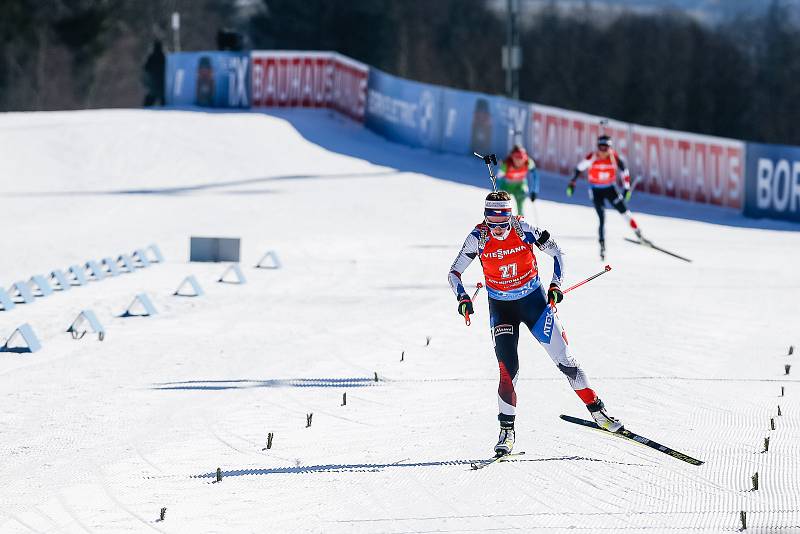 Jessica Jislová ve stíhacím závodu žen na 10 km.