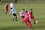 V úvodním jarní utkání zdolali fotbalisté Bystřice nad Pernštejnem (v bílých dresech) hostující Speřice (v červeném) 2:0. Oba góly vstřelil záložník Chloupek.