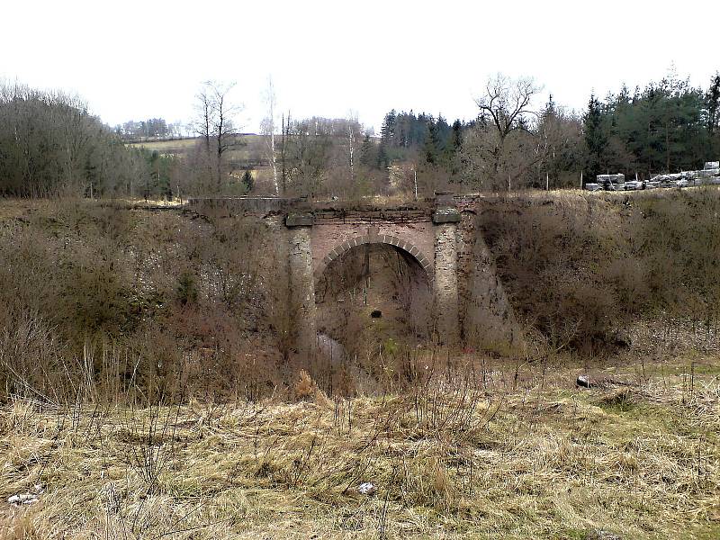 Most zvaný Loupežnický nebo také Vysoký.