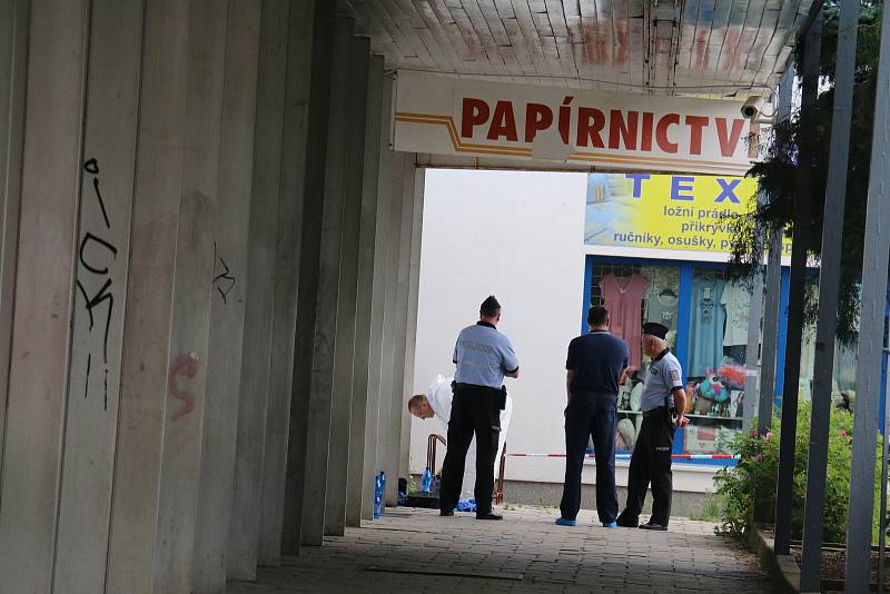 V úterý ráno obsadili a neprodyšně uzavřeli centrum Žďáru nad Sázavou policisté.