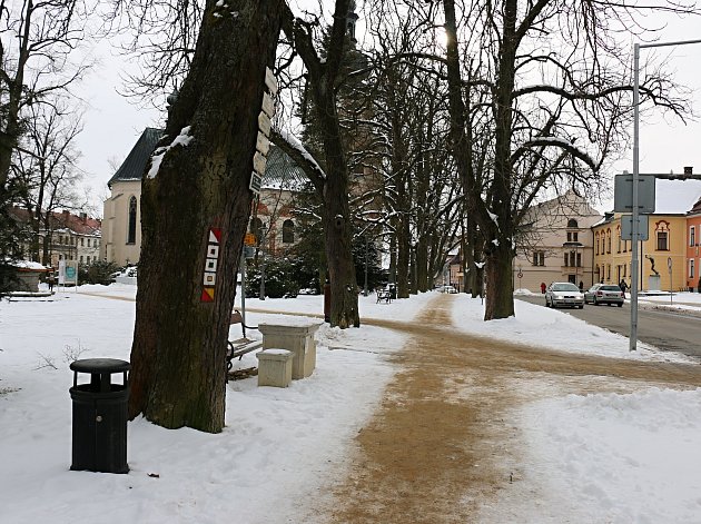 Město chystá opravu kritizovaných mlatových chodníků