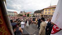 Téměř na den přesně se do Nového Města na Moravě vrátil po devadesáti letech první československý prezident Tomáš Garrigue Masaryk. Novoměští ho v sobotu při městských slavnostech Nova Civitas přivítali stejně jako 17. června 1928 – chlebem a solí. FOTO: 