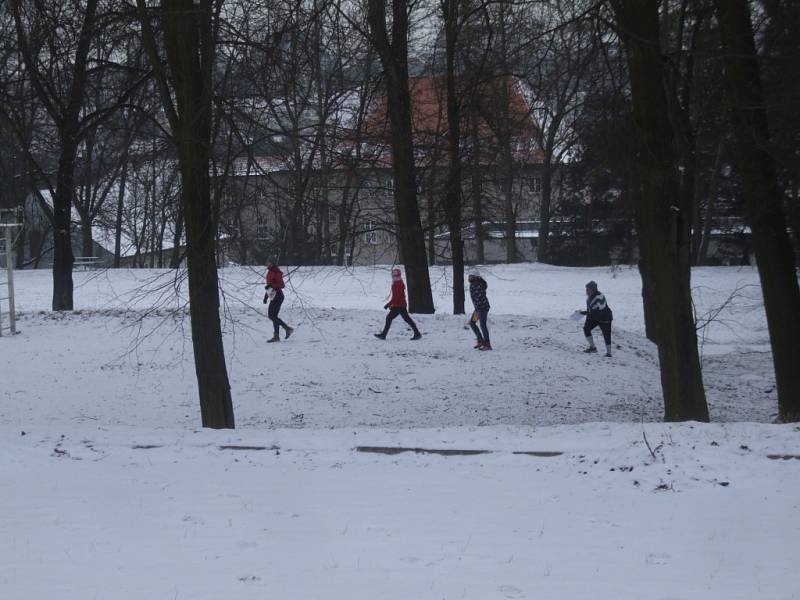 Chaloupecké kufrování vytáhlo lidi na vzduch ve Velkém Meziříčí. 