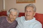 Věra a Otakar Holcovi ze Žďáru nad Sázavou jsou manželi už 65 let. v dubnu slaví výjimečné jubileum - kamennou svatbu.