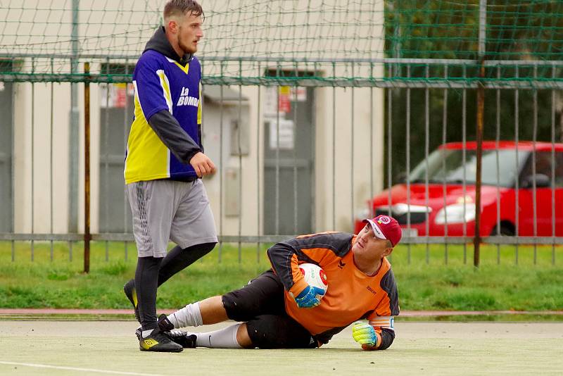 Podzimní část obou lig malé kopané ve Žďáře vstupuje do své závěrečné třetiny.