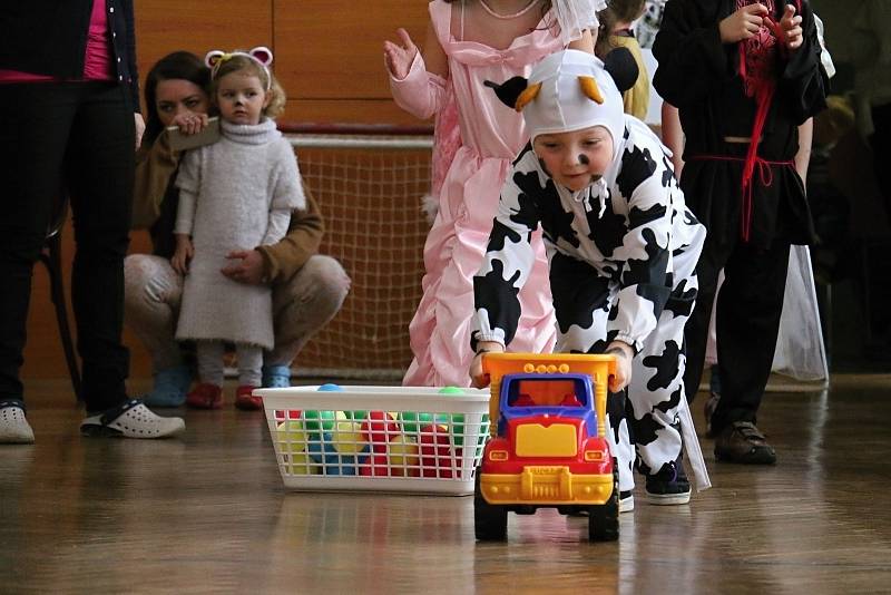 Karneval v Rokytně se každoročně koná pod taktovkou místních hasičů.