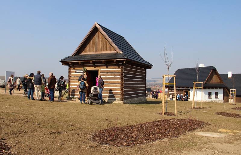 V Bystřici nad Pernštejnem v sobotu 21. března 2015 poprvé otevřelo své brány veřejnosti nové turistické centrum Eden.