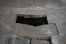 V bazilice ve Žďáře nad Sázavou se propadla podlaha