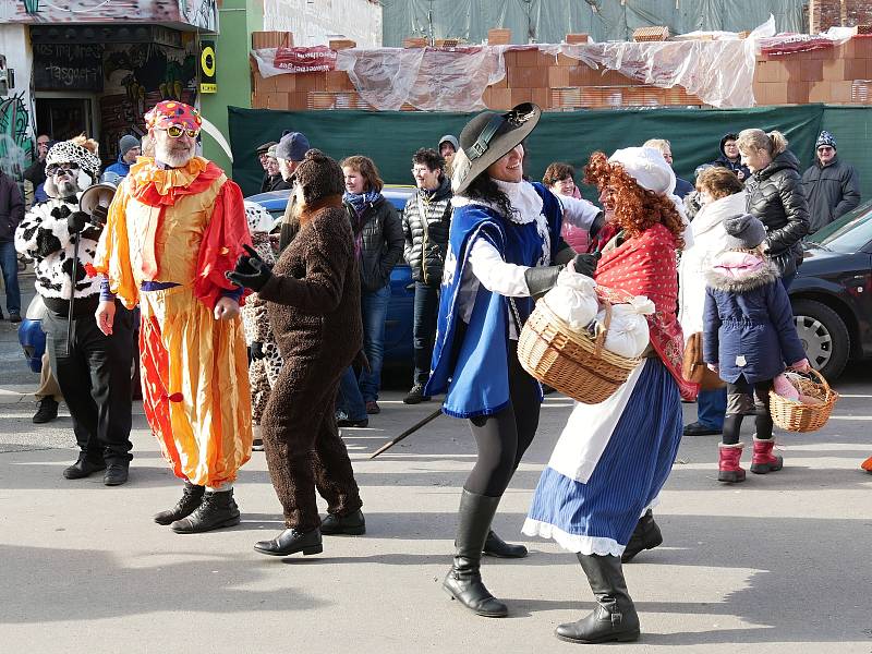 Druhý ročník znovuobnovené tradice přilákal výrazně více masek i diváků, než tomu bylo vloni.