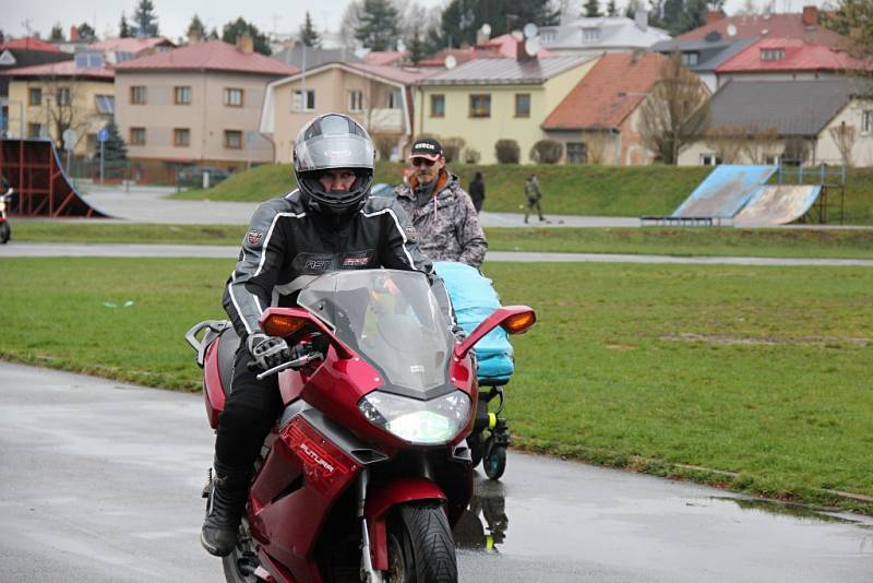 Motorkáři se sešli ve Žďáře nad Sázavou