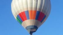 Horkovzdušný balon s poštovními zásilkami vzlétne za příznivého počasí ze žďárského náměstí Republiky 27. října mezi 16. a 17. hodinou.