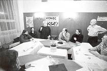 17. listopad roku 1989 prožívali lidé ve Žďáře nad Sázavou až s několikadenním zpožděním. Jedním z vrcholů sametového revolučního dění ve městě pak byla generální stávka, které se účastnily obrovské davy lidí. 