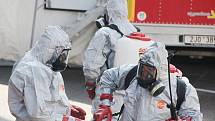 Záchránáři v poliklinice ve Žďáře nad Sázavou cvičili zásah u pacienta s podezřením na ebolu.