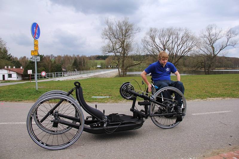 Pavel Brož může díky projektu Birell jízda opět jezdit na kole. Po úraze, který se mu stal před čtyřmi lety, si zase užívá radost z jízdy.